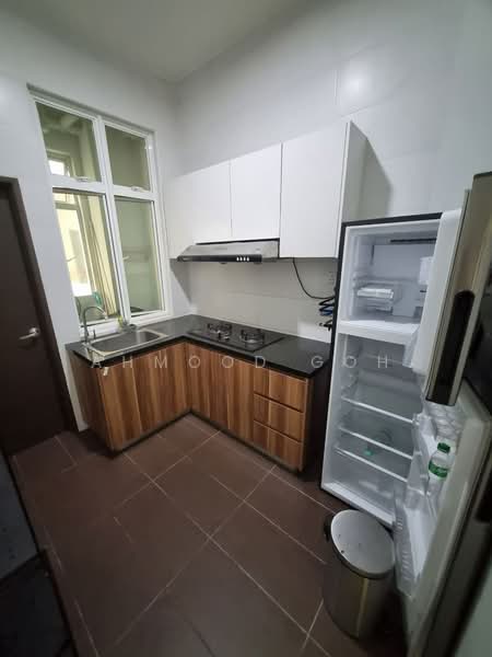 Kondominium untuk Disewa di M Condominium @ Larkin - AhMood Goh - Kitchen - PropertyGuru.com.my