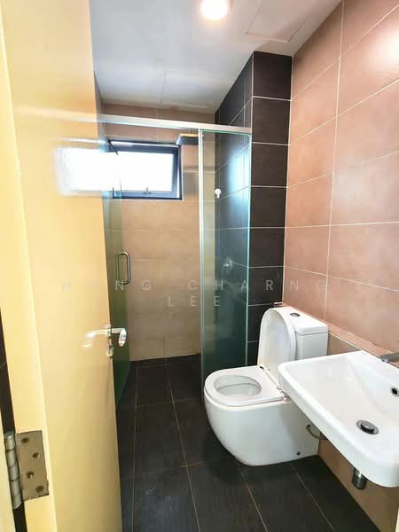 Servis Apartment untuk Disewa di D'Pristine - Hong Charng Lee - Bathroom - PropertyGuru.com.my