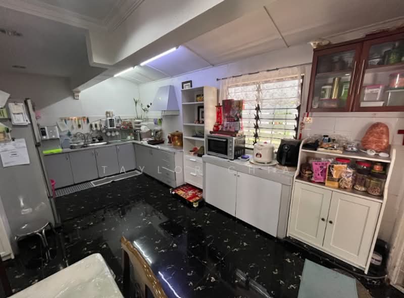 Rumah Teres 2 Tingkat untuk Dijual di Taman Seri Bahagia (Cheras) - Taylor Chia - Kitchen - PropertyGuru.com.my