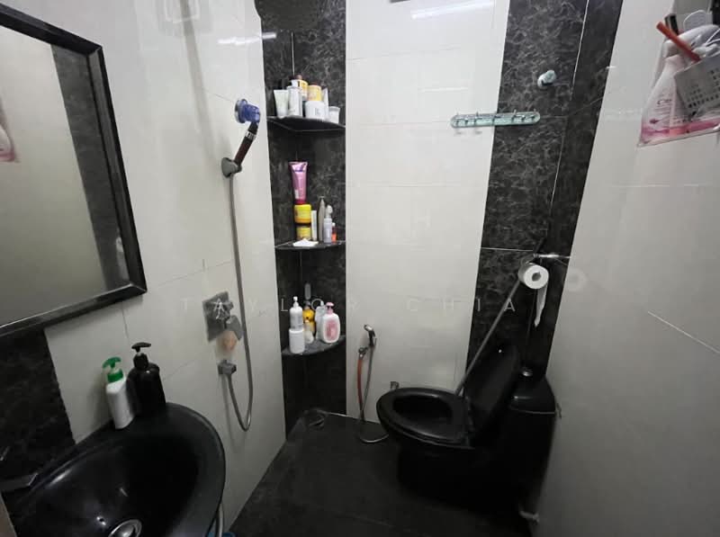 Rumah Teres 2 Tingkat untuk Dijual di Taman Seri Bahagia (Cheras) - Taylor Chia - Bathroom - PropertyGuru.com.my