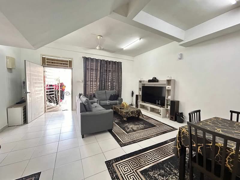 2-storey Terraced House for Sale in Taman Pulai Mutiara (Iskandar Puteri (Nusajaya)) - Michelle He - Living Room - PropertyGuru.com.my