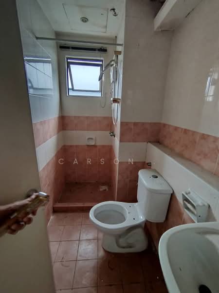 Pangsapuri untuk Dijual di Danga View Apartment - Carson . - Bathroom - PropertyGuru.com.my