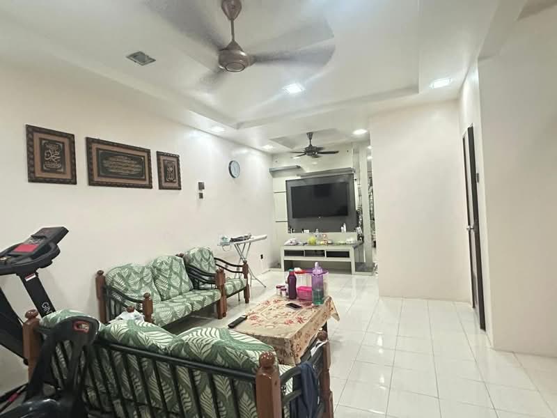 Rumah Teres 2 Tingkat untuk Dijual di Taman Nusa Damai (Pasir Gudang) - Darren Ho - Living Room - PropertyGuru.com.my