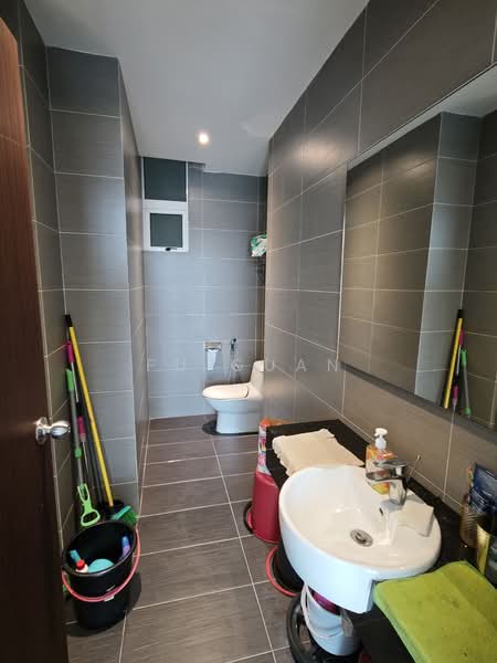 Kondominium untuk Dijual di KSL D'Esplanade Residence - Fu Guan - Bathroom - PropertyGuru.com.my