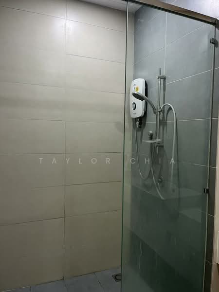 Kondominium untuk Dijual di Casa Green Condominium - Taylor Chia - Bathroom - PropertyGuru.com.my