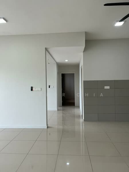 Kondominium untuk Dijual di Casa Green Condominium - Taylor Chia - Corridor - PropertyGuru.com.my