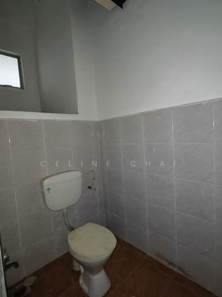 Shop for Rent in Yong Peng (Johor) - Celine Chai - Bathroom - PropertyGuru.com.my