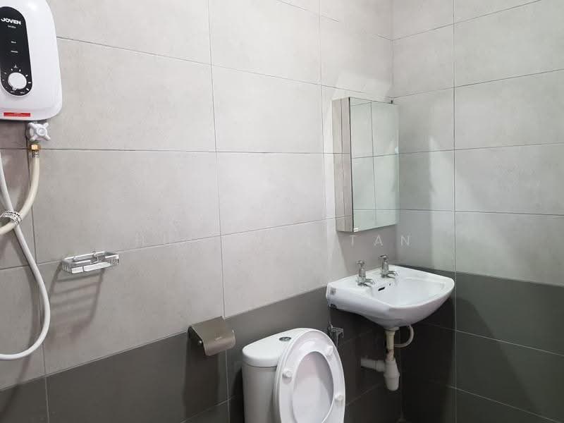 Rumah Teres 2-Tingkat untuk Disewa di SS 21, Damansara Utama (Petaling Jaya) - Hui Kien Tan - Bathroom - PropertyGuru.com.my