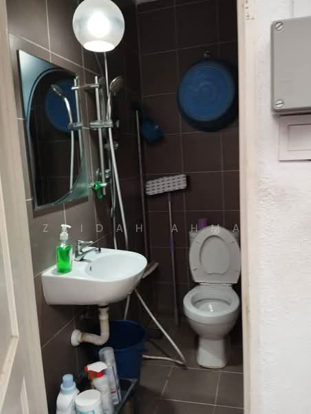 Terraced House for Sale in Shah Alam (Selangor) - Zaidah Ahmad - Bathroom - PropertyGuru.com.my