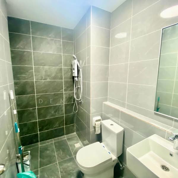 Kondominium untuk Disewa di Lucerne Residences - Denise Teh - Bathroom - PropertyGuru.com.my