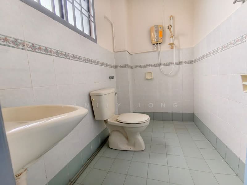 Rumah Teres 2 Tingkat untuk Dijual di Nusantara Prima (Gelang Patah) - Janlly Jong - Bathroom - PropertyGuru.com.my