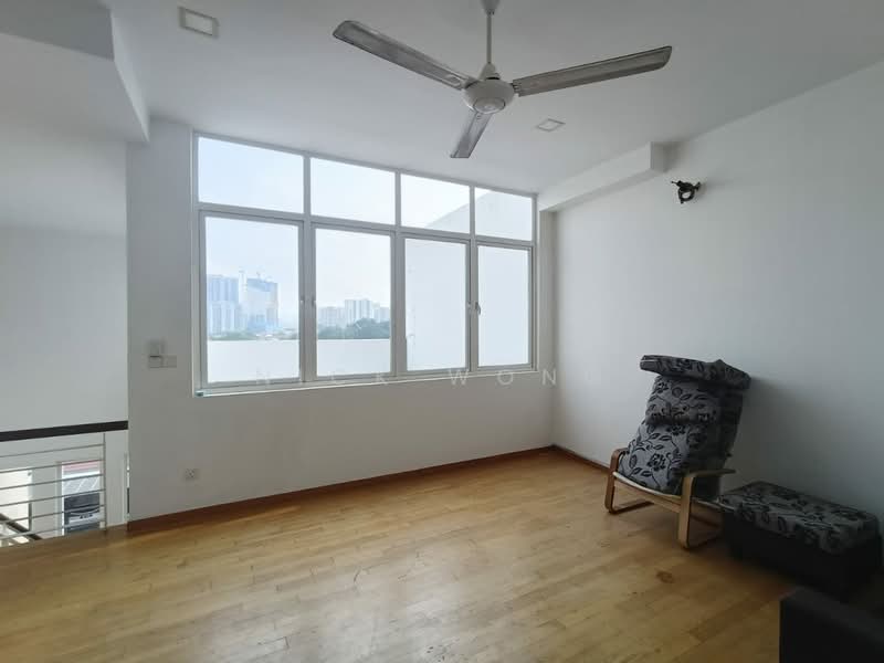 Rumah Teres 4 Tingkat untuk Disewa di Happy Garden (Kuchai Lama) - Nick Wong - Living Room - PropertyGuru.com.my