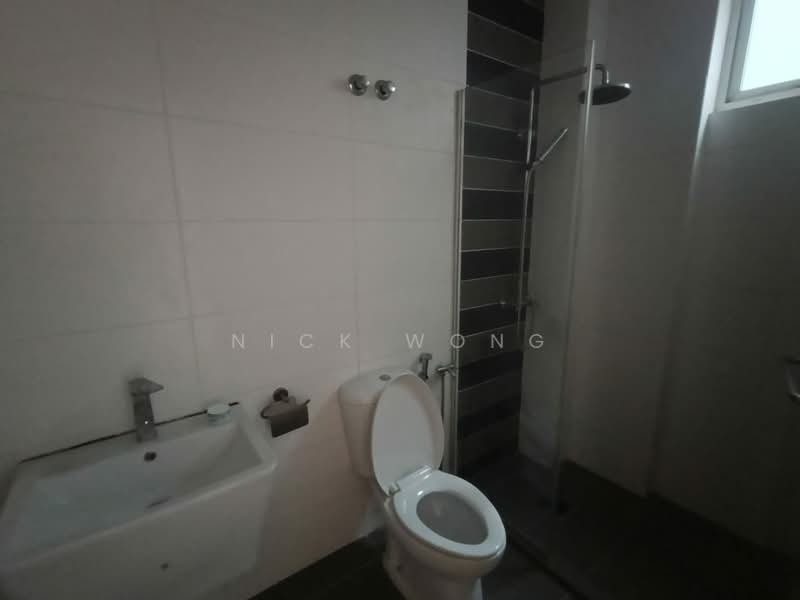 Rumah Teres 4 Tingkat untuk Disewa di Happy Garden (Kuchai Lama) - Nick Wong - Bathroom - PropertyGuru.com.my