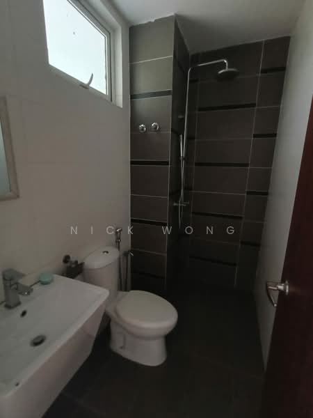 Rumah Teres 4 Tingkat untuk Disewa di Happy Garden (Kuchai Lama) - Nick Wong - Bathroom - PropertyGuru.com.my