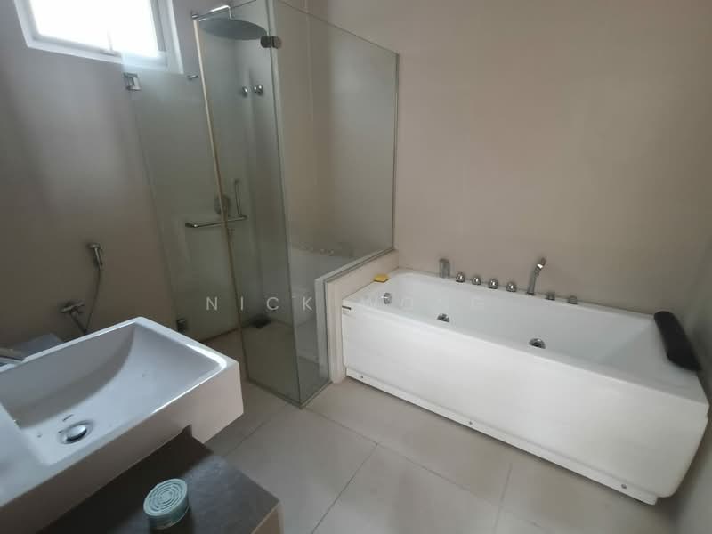 Rumah Teres 4 Tingkat untuk Disewa di Happy Garden (Kuchai Lama) - Nick Wong - Bathroom - PropertyGuru.com.my