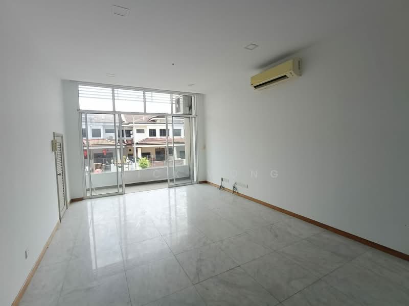 Rumah Teres 4 Tingkat untuk Disewa di Happy Garden (Kuchai Lama) - Nick Wong - Living Room - PropertyGuru.com.my
