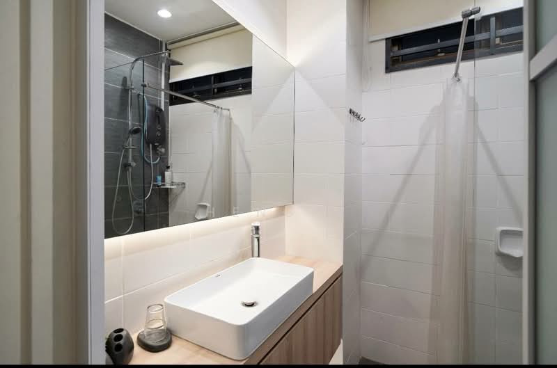 Servis Apartment untuk Disewa di Palazio - Heng . - Bathroom - PropertyGuru.com.my