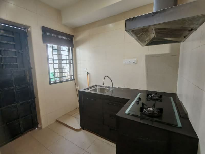 2-storey Terraced House for Rent in Johor Bahru (Johor) - Heng . - Kitchen - PropertyGuru.com.my