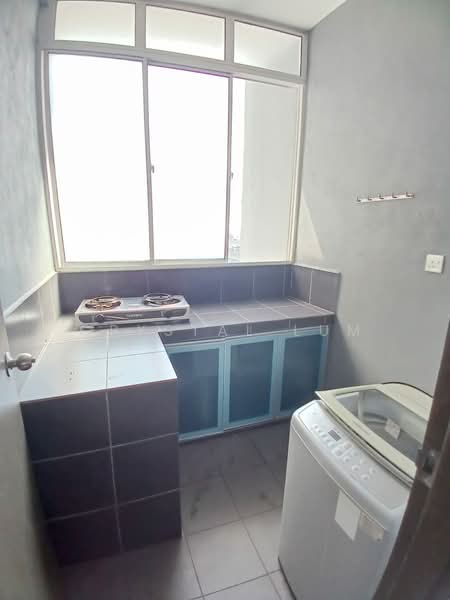 Condominium for Rent at The Henge - Crystal Lum - Kitchen - PropertyGuru.com.my