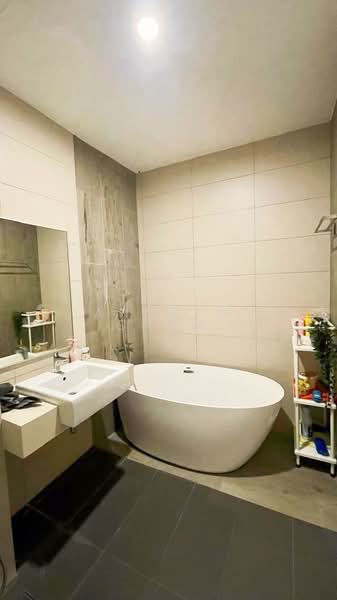 Servis Apartment untuk Disewa di Arte S - Andrew Chow - Bathroom - PropertyGuru.com.my