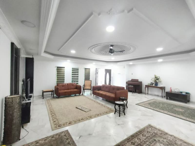 Rumah Banglo untuk Dijual di Seksyen 9 (Shah Alam) - Nurain . - Living Room - PropertyGuru.com.my