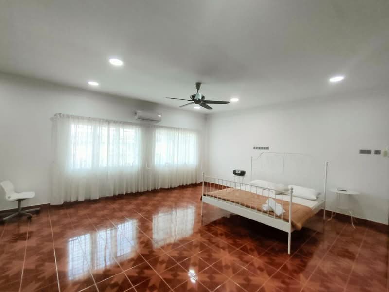Rumah Banglo untuk Dijual di Seksyen 9 (Shah Alam) - Nurain . - Bedroom - PropertyGuru.com.my