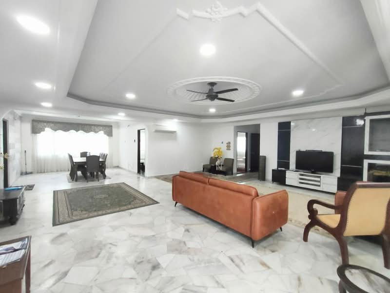 Rumah Banglo untuk Dijual di Seksyen 9 (Shah Alam) - Nurain . - Living Room - PropertyGuru.com.my