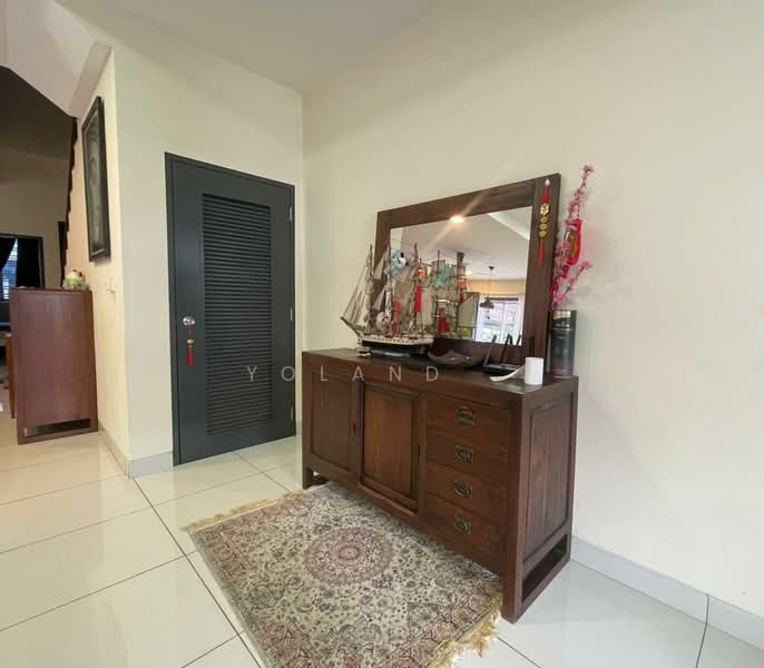 Cluster House for Rent in Taman Mount Austin (Tebrau) - Yoland . - Entrance - PropertyGuru.com.my
