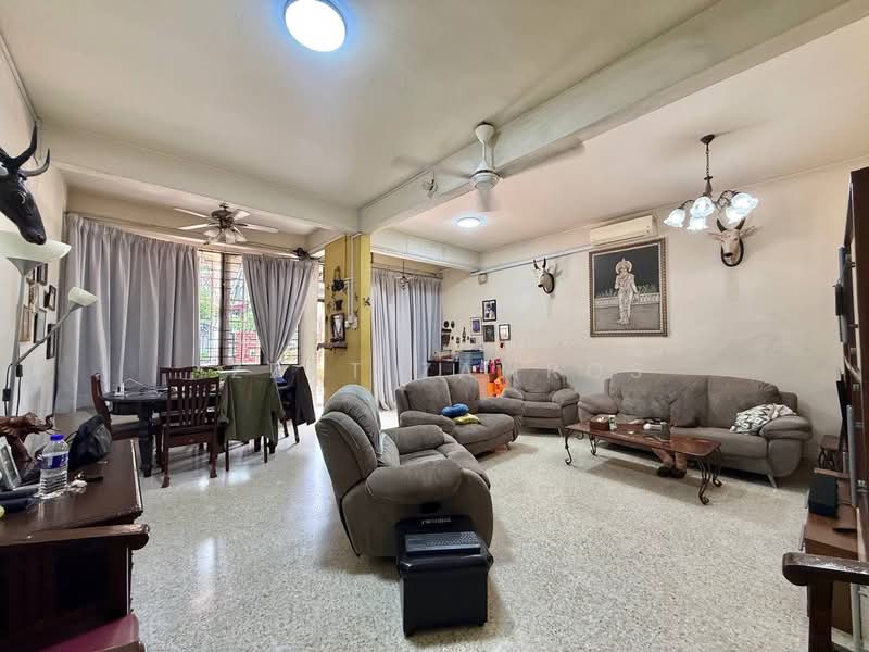 2-storey Terraced House for Sale in Seputeh (Kuala Lumpur) - Izzat Zamros - Living Room - PropertyGuru.com.my