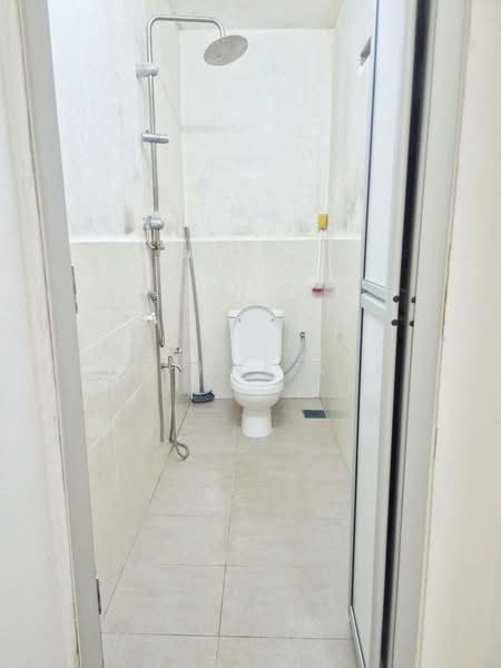 Terraced House for Sale in Taman Johor Jaya (Johor Bahru) - Daphne Lee - Bathroom - PropertyGuru.com.my