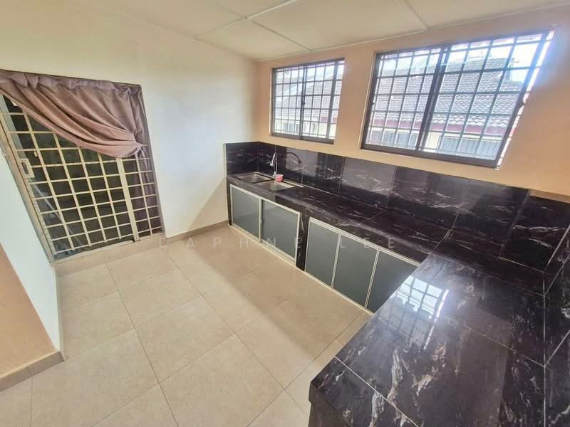 Terraced House for Sale in Taman Johor Jaya (Johor Bahru) - Daphne Lee - Kitchen - PropertyGuru.com.my