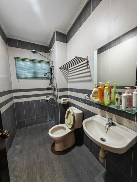 Rumah Berkembar untuk Dijual di Stutong (Kuching) - Alfred Chua - Bathroom - PropertyGuru.com.my