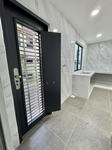 Rumah Teres 2 Tingkat untuk Dijual di Bandar Baru Permas Jaya (Permas Jaya) - Janlly Jong - Entrance - PropertyGuru.com.my