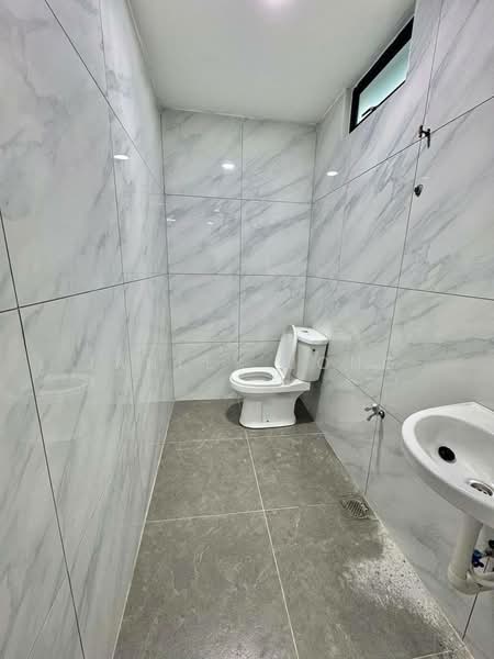 Rumah Teres 2 Tingkat untuk Dijual di Bandar Baru Permas Jaya (Permas Jaya) - Janlly Jong - Bathroom - PropertyGuru.com.my