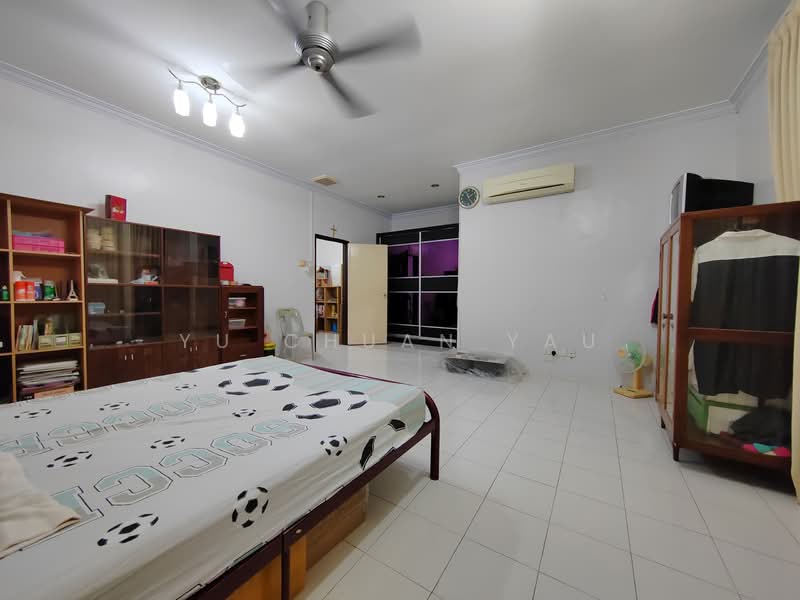 2-storey Terraced House for Sale in Taman Angkasa Nuri (Durian Tunggal) - Yu Chuan Yau - Bedroom - PropertyGuru.com.my
