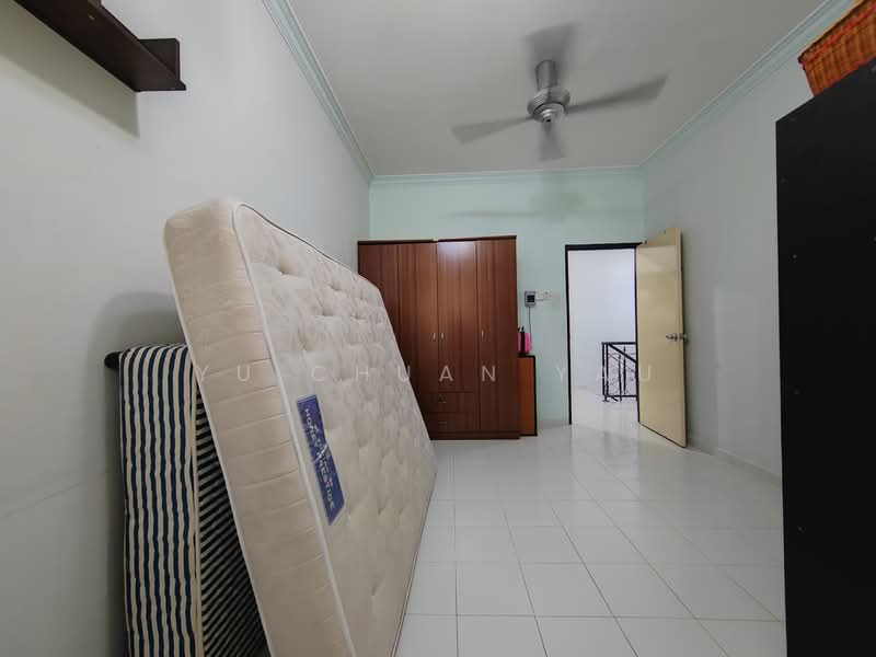 2-storey Terraced House for Sale in Taman Angkasa Nuri (Durian Tunggal) - Yu Chuan Yau - Bedroom - PropertyGuru.com.my