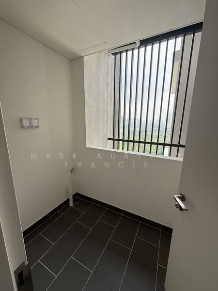 Servis Apartment untuk Disewa di Jendela Residences - Mark Aurther Francis - Balcony - PropertyGuru.com.my
