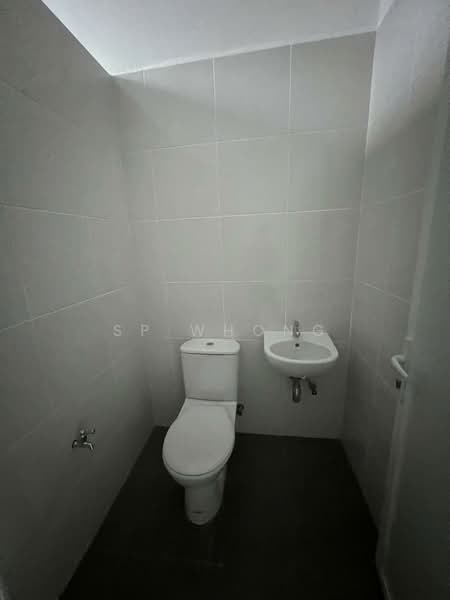 Shop for Sale in Raja Uda (Butterworth) - SP Whong - Bathroom - PropertyGuru.com.my