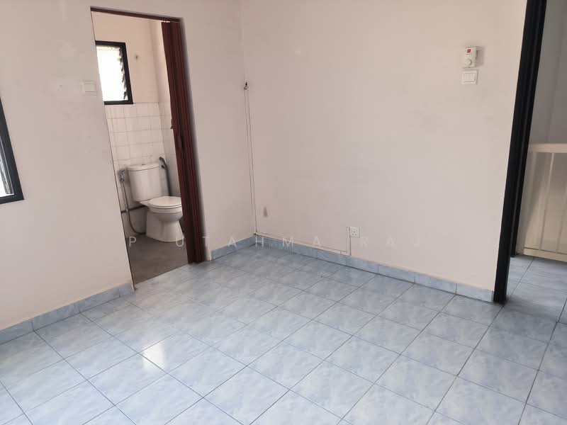 Rumah Teres 2 Tingkat untuk Dijual di Usj 1 (Subang Jaya) - P Utahma Raj - Bathroom - PropertyGuru.com.my