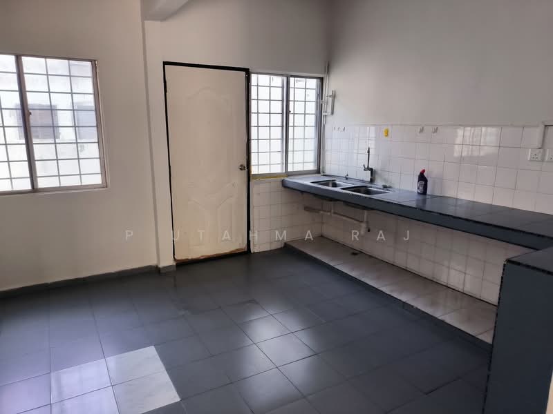 Rumah Teres 2 Tingkat untuk Dijual di Usj 1 (Subang Jaya) - P Utahma Raj - Kitchen - PropertyGuru.com.my
