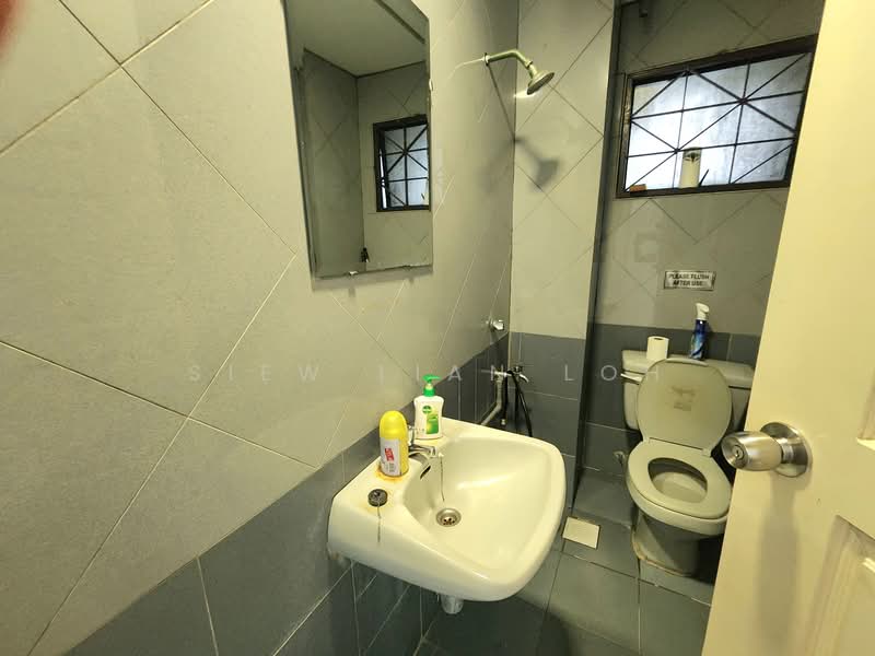 Office for Rent in Petaling Jaya (Selangor) - Siew Lian Loh - Bathroom - PropertyGuru.com.my