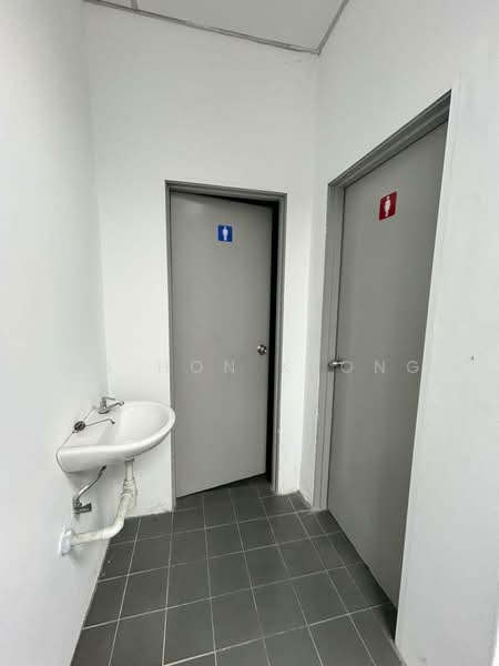 Shop / Office for Rent in Puchong (Selangor) - Ng Hon Keong - Bathroom - PropertyGuru.com.my