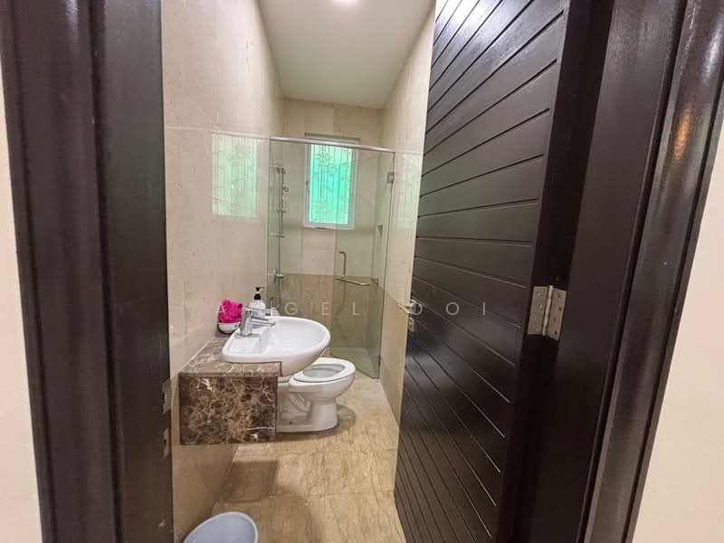 Semi-Detached House for Sale in Duta Tropika (Batu) - Angel Ooi - Bathroom - PropertyGuru.com.my