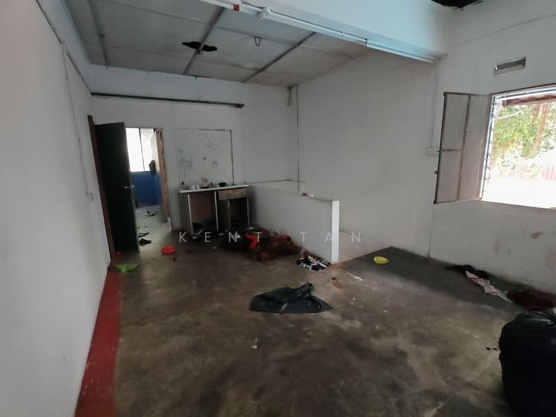 Shop for Rent in Taman Johor (Tampoi) - Kent Tan - Interior - PropertyGuru.com.my