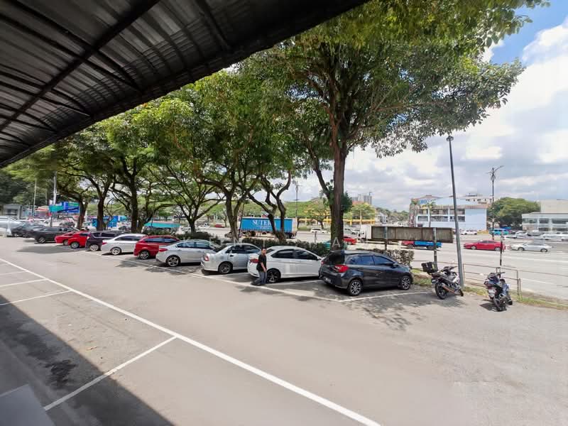 Shop for Rent in Taman Johor (Tampoi) - Kent Tan - Car Park - PropertyGuru.com.my