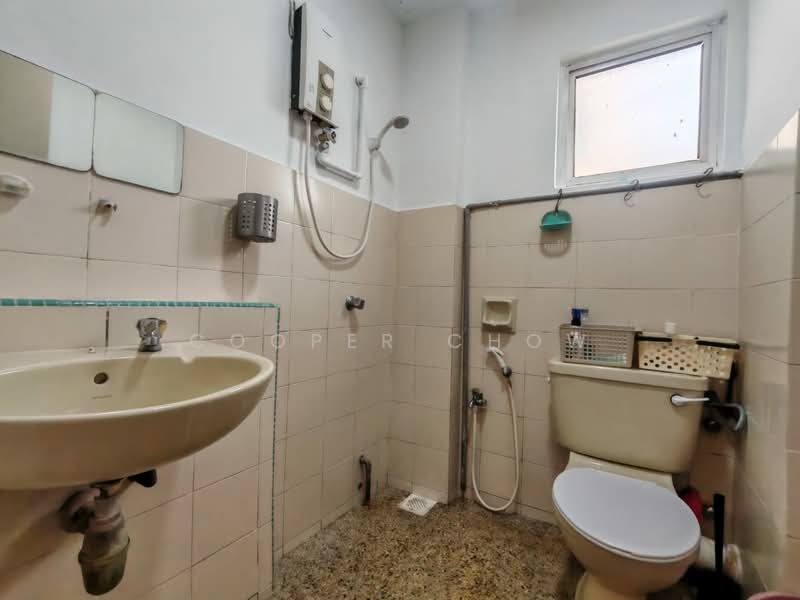 Apartment for Sale at Seri Puri - Cooper Chow - Bathroom - PropertyGuru.com.my