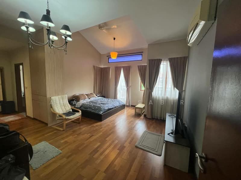 Rumah Teres untuk Dijual di Bukit Jelutong (Shah Alam) - Ahamadi Sabir - Bedroom - PropertyGuru.com.my