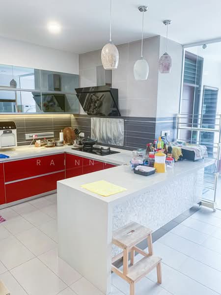 Kondominium untuk Dijual di One Tanjong Condominium - Rainny Wong - Kitchen - PropertyGuru.com.my