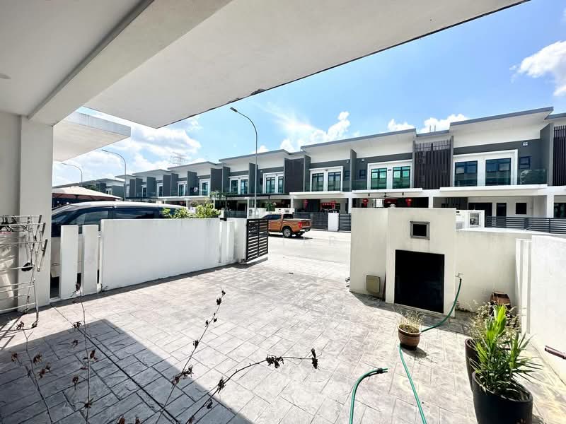 Rumah Teres untuk Dijual di Kajang (Selangor) - Shafiq Ibrahim - Exterior - PropertyGuru.com.my