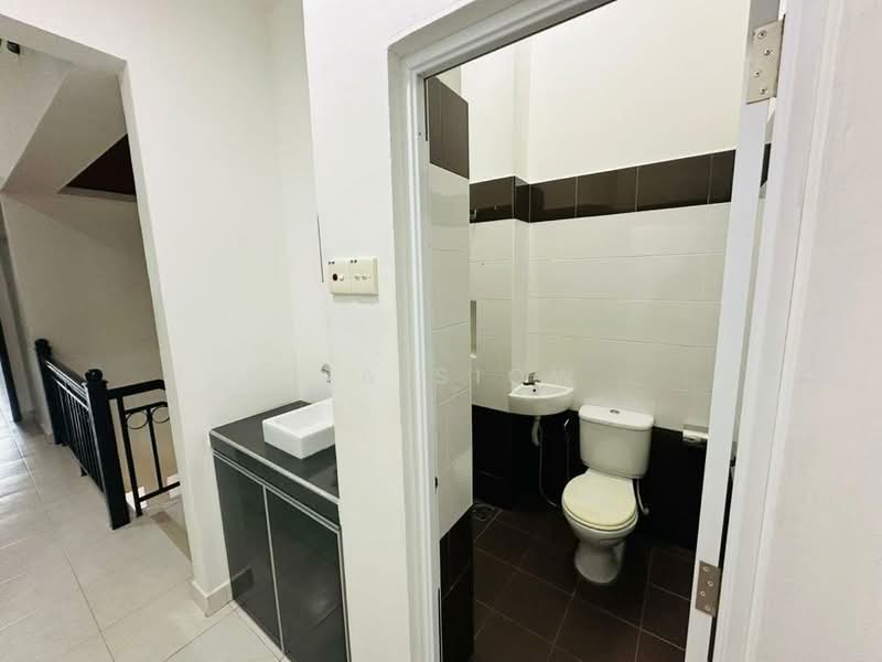 Rumah Teres 2 Tingkat untuk Dijual di Taman Sri Pulai Perdana (Skudai) - Eva Siow - Bathroom - PropertyGuru.com.my